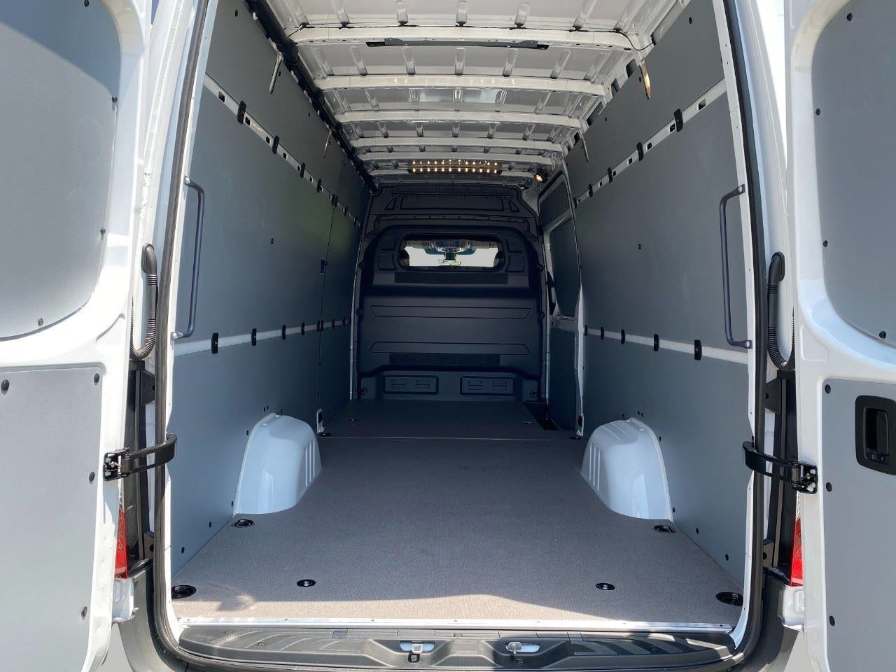 2025 Mercedes-Benz Sprinter Cargo Van 2500 High Roof I4 Diesel HO 170 RWD