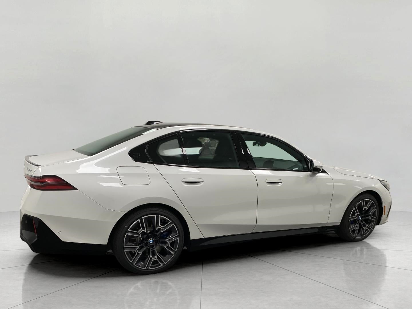 2026 BMW 550e 550e xDrive Sedan