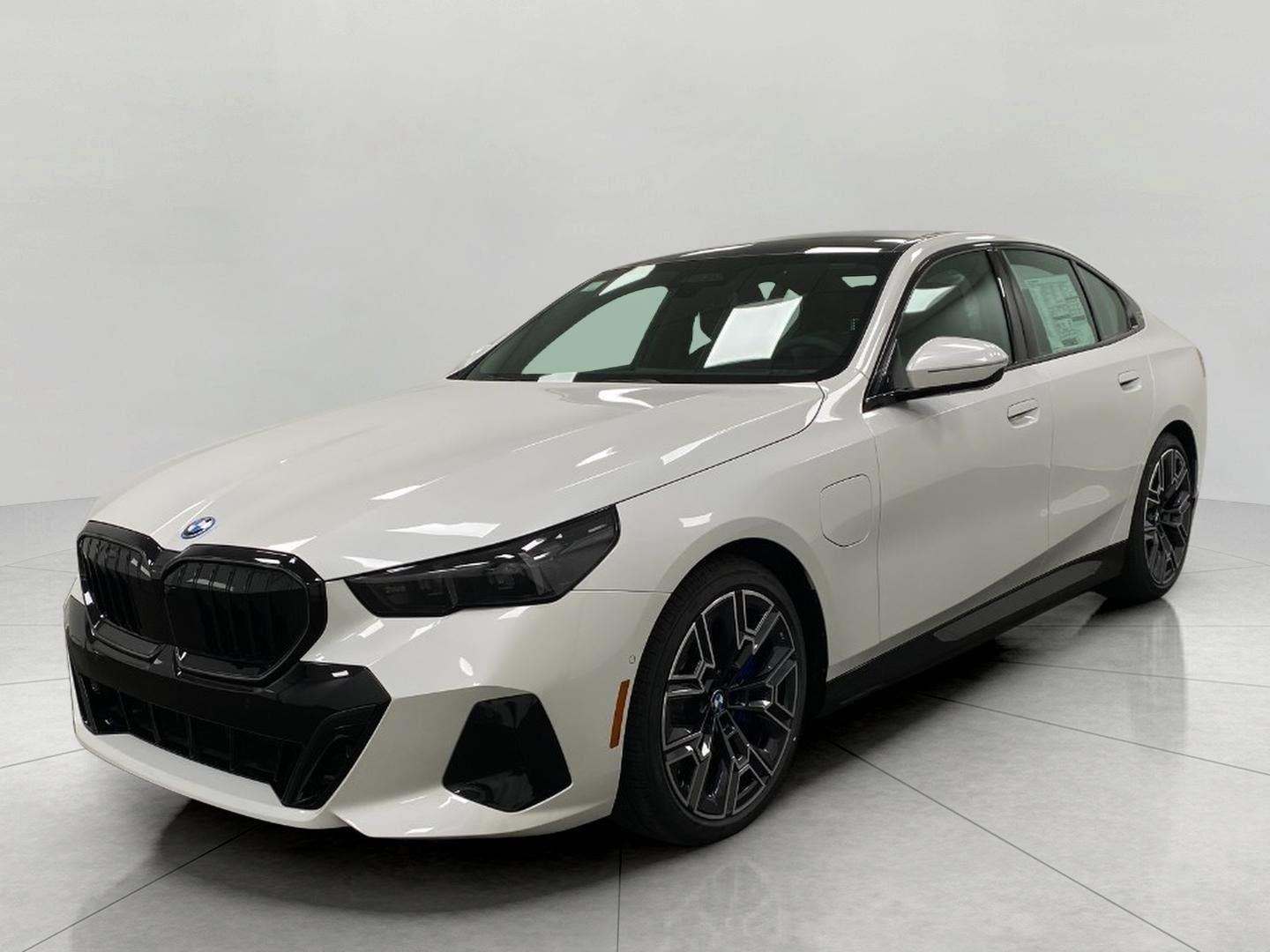 2026 BMW 550e 550e xDrive Sedan