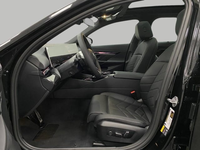 2026 BMW 550e 550e xDrive Sedan