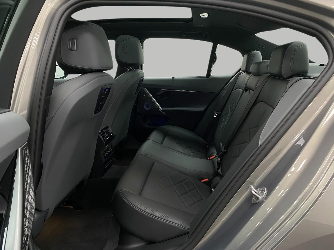 2026 BMW 550e xDrive 550e xDrive Sedan