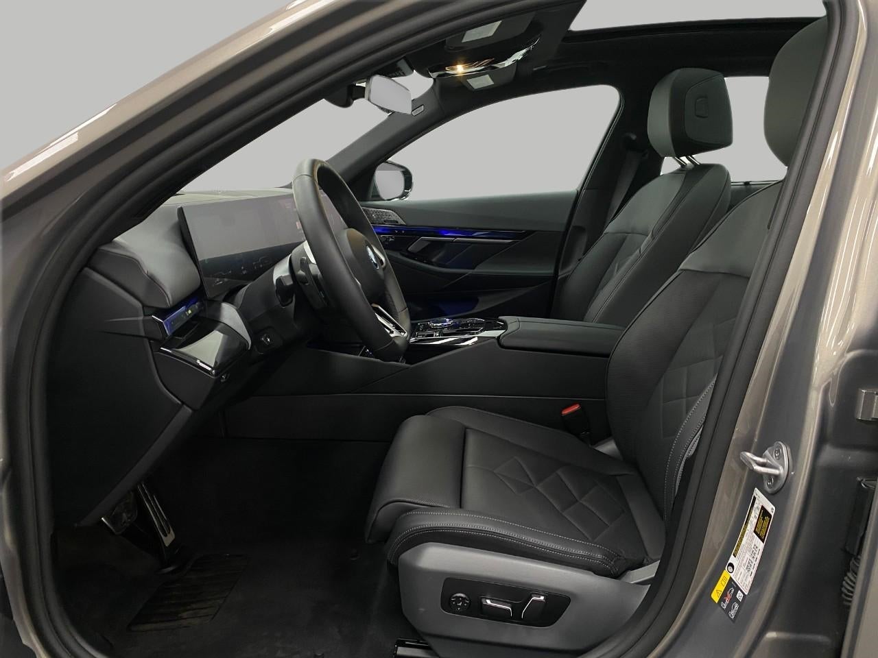 2026 BMW 550e xDrive 550e xDrive Sedan