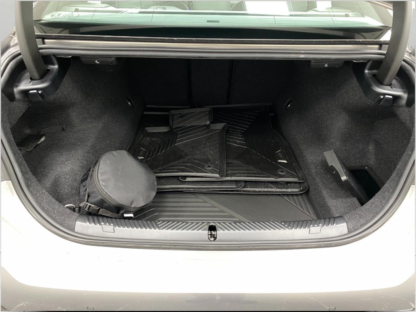 2026 BMW 550e xDrive 550e xDrive Sedan