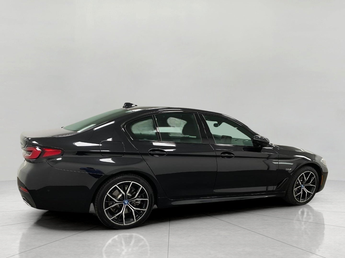 2023 BMW 530e 530e xDrive Plug-In Hybrid