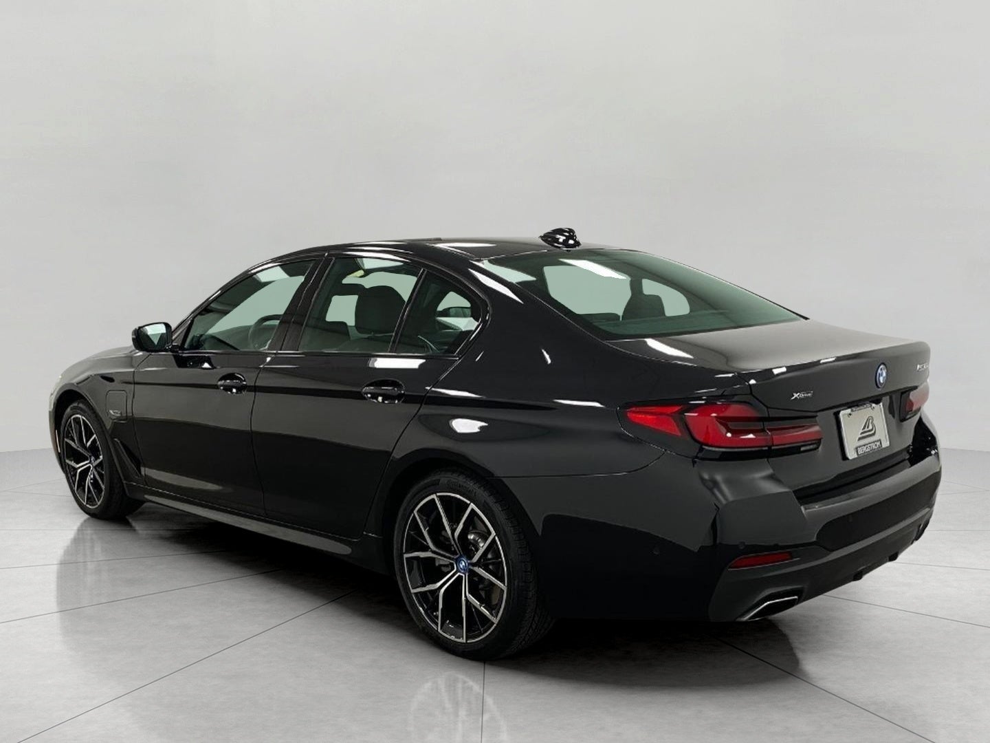 2023 BMW 530e 530e xDrive Plug-In Hybrid