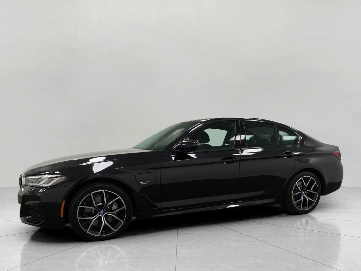 2023 BMW 530e 530e xDrive Plug-In Hybrid