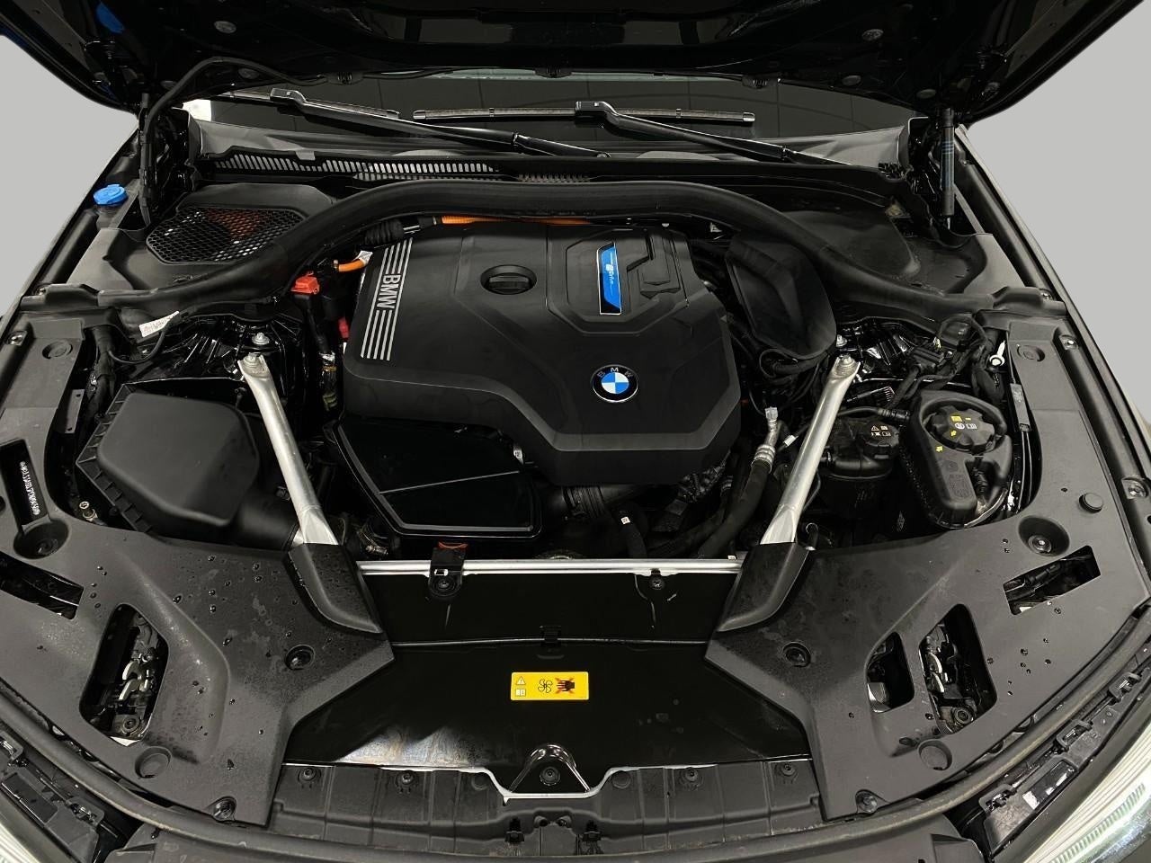 2023 BMW 530e 530e xDrive Plug-In Hybrid