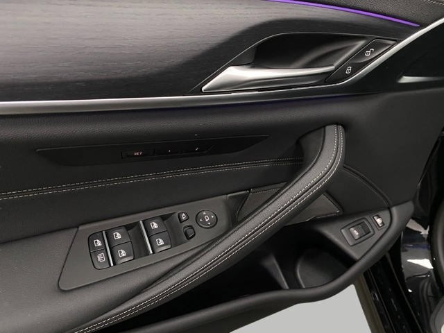 2023 BMW 530e 530e xDrive Plug-In Hybrid