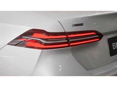 2027 BMW 530i 530i xDrive Sedan
