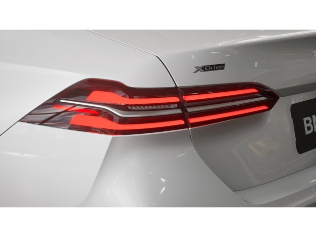 2027 BMW 530i 530i xDrive Sedan