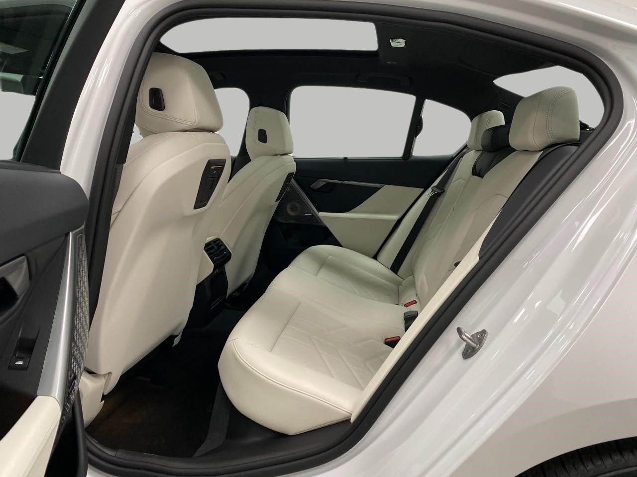 2024 BMW 530i xDrive 530i xDrive Sedan