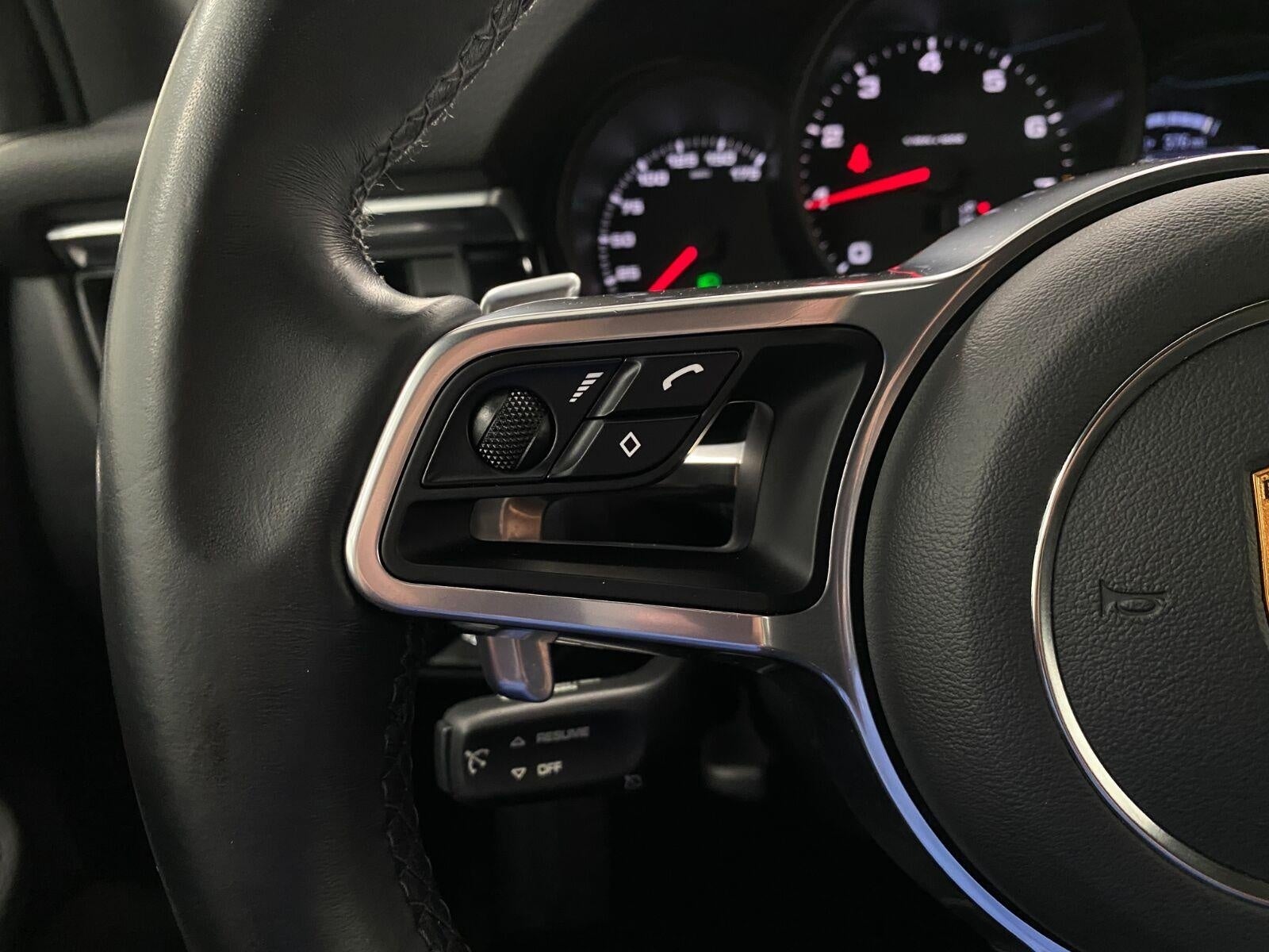2021 Porsche Macan AWD