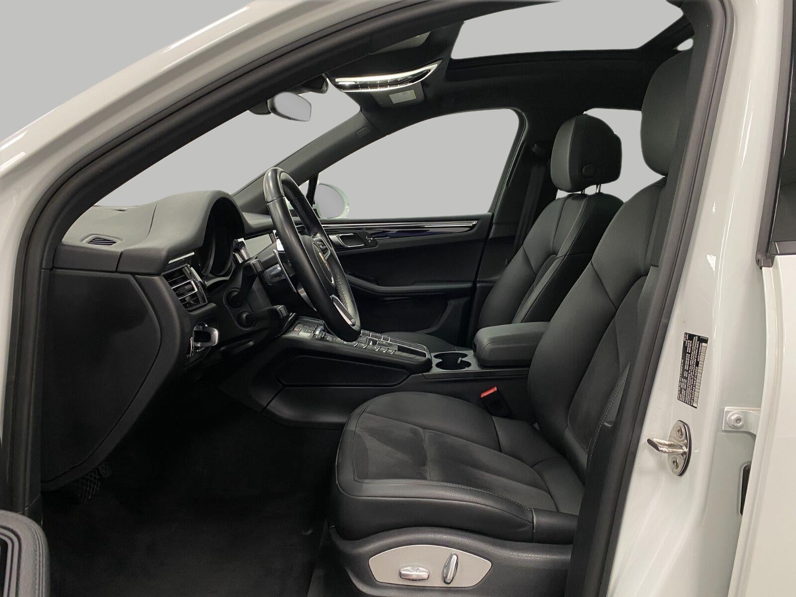 2021 Porsche Macan AWD