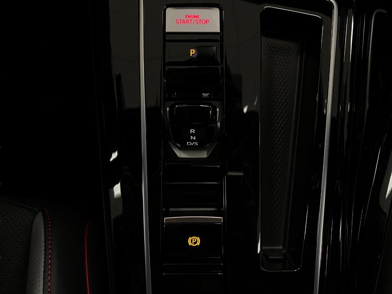 2024 Volkswagen Golf GTI 2.0T SE DSG