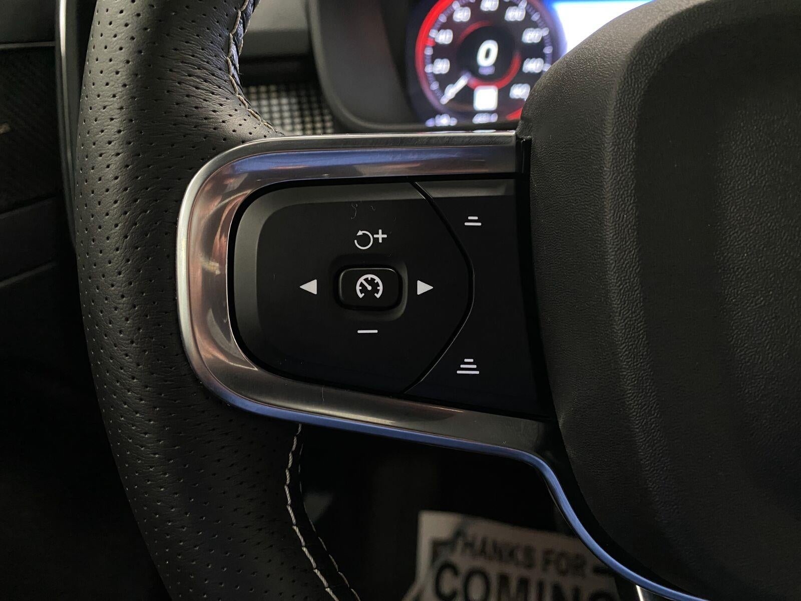 2021 Volvo XC40 T5 AWD R-Design