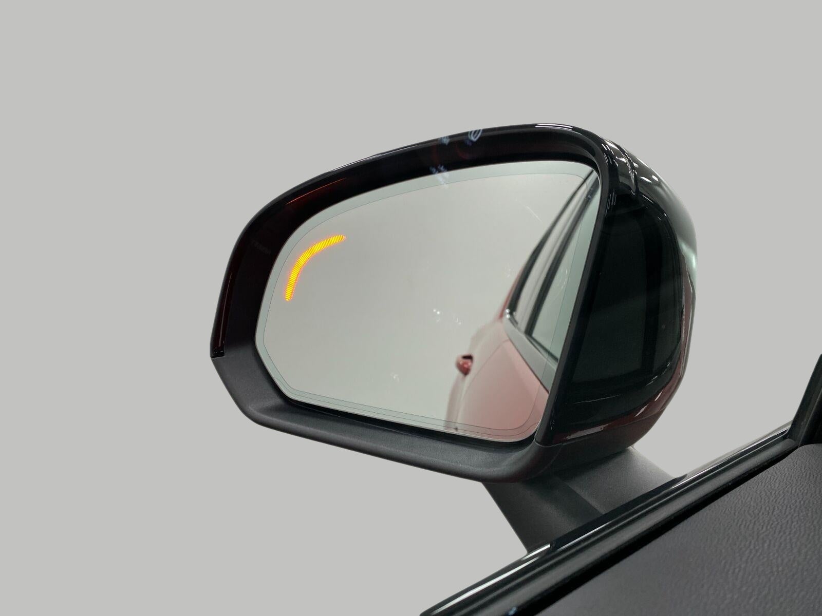 2021 Volvo XC40 T5 AWD R-Design
