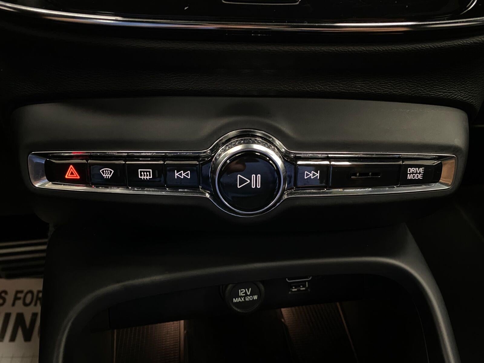 2021 Volvo XC40 T5 AWD R-Design