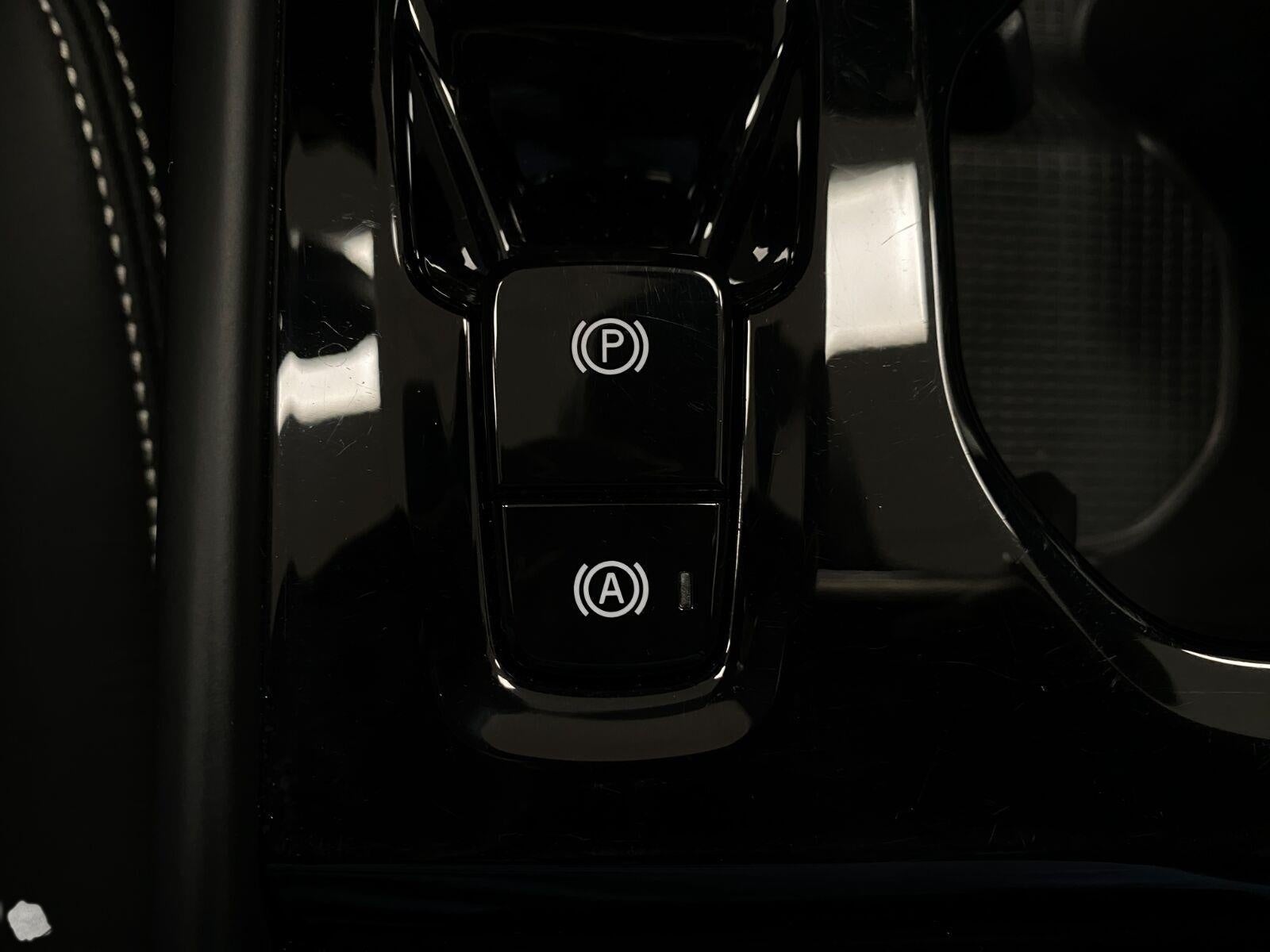 2021 Volvo XC40 T5 AWD R-Design