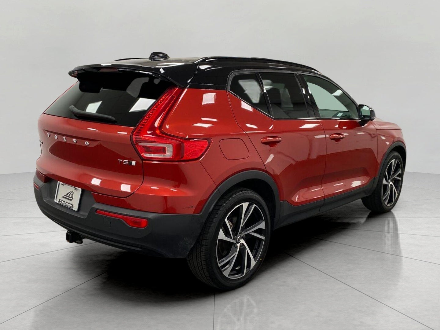 2021 Volvo XC40 T5 AWD R-Design